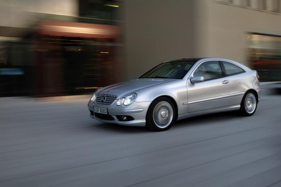  Mercedes-Benz C-Class Sportcoupe 2002 года  (фото 2 из 44)